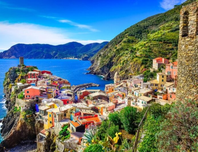 Off-Season Travel: Why September & October Offer the Best Deals (Despite the Rain).