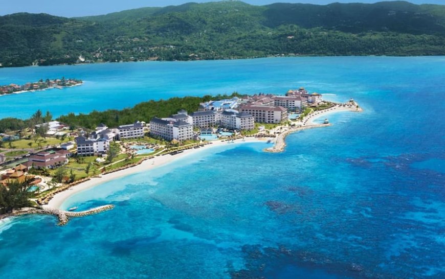 Adults-Only All-Inclusive Getaways: Hidden Gems in Jamaica and Antigua