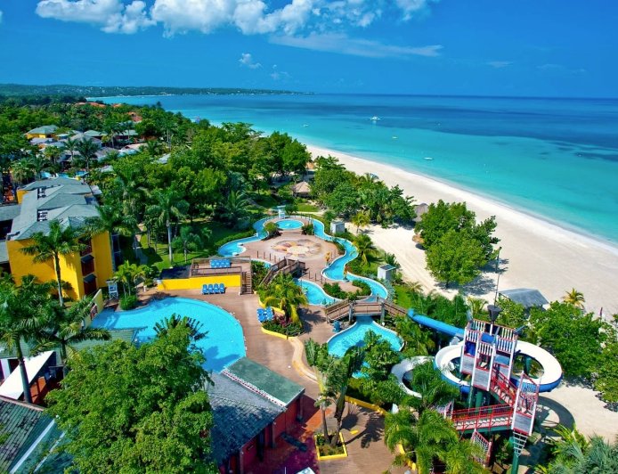 Caribbean Resorts With Free Babysitting & Kids’ Clubs