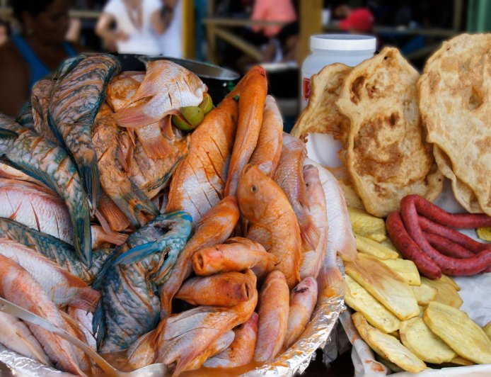 Where to Find Local Seafood Tasting Tours