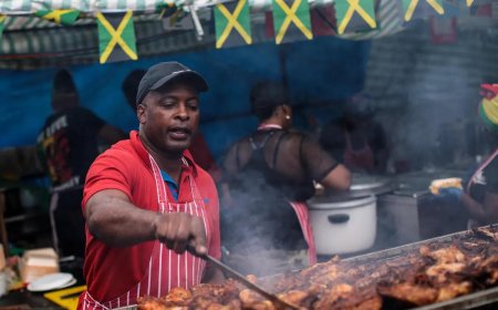 Caribbean Street Food Etiquette Tips