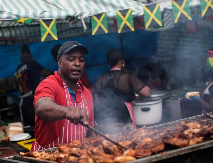 Caribbean Street Food Etiquette Tips