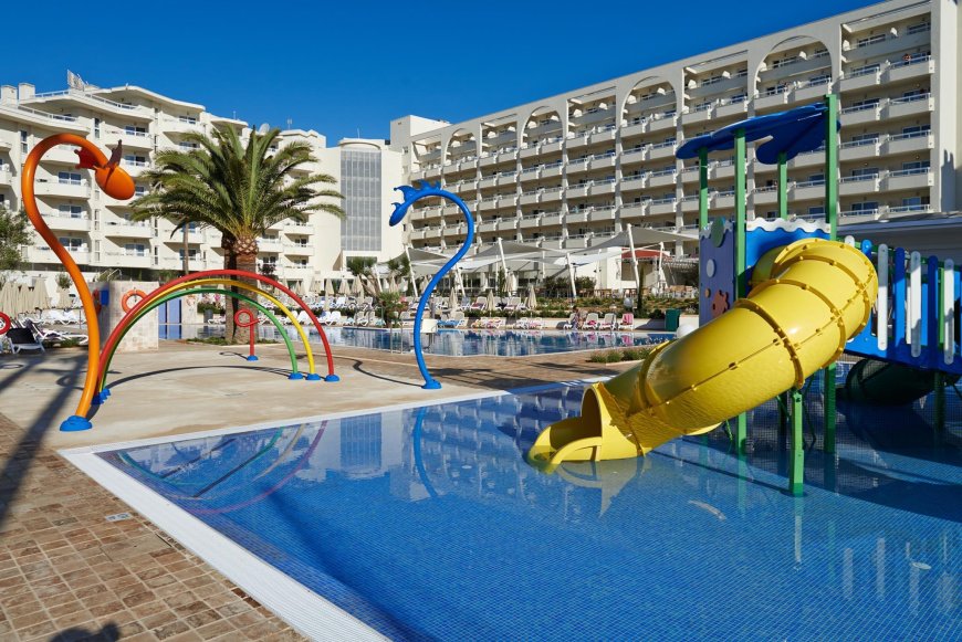 All-Inclusive Resorts With On-Site Water Parks