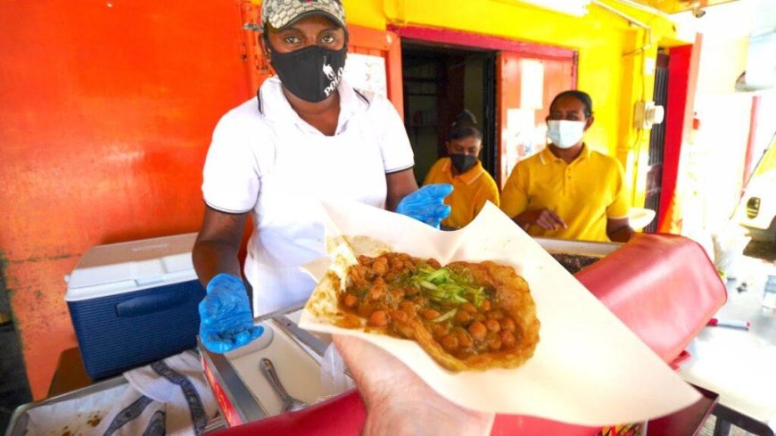 Caribbean Street Food Etiquette Tips