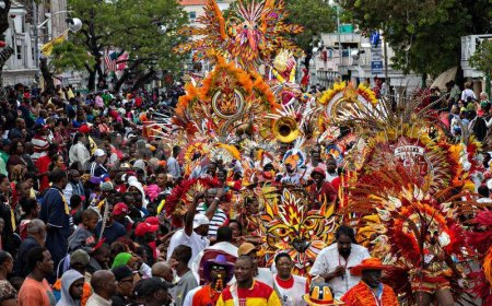 How to Prepare for Junkanoo Like a Local