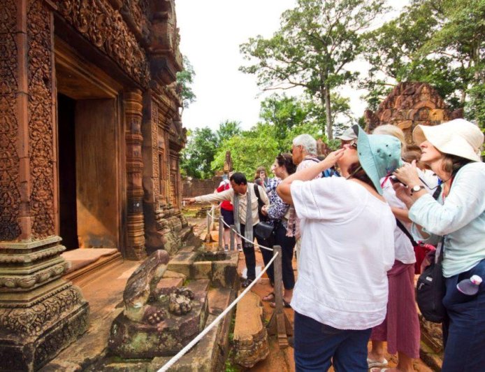Cultural Etiquette Tips for Travelers